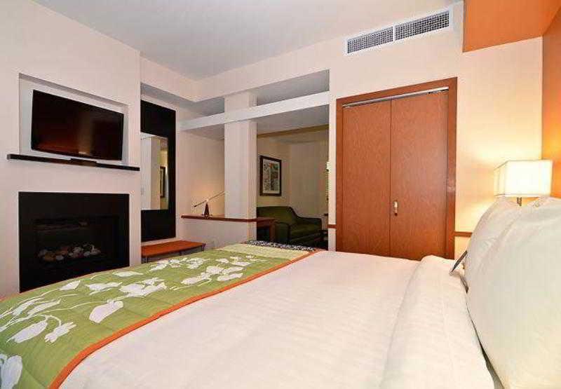 Fairfield Inn & Suites Santa Cruz - Capitola Rom bilde